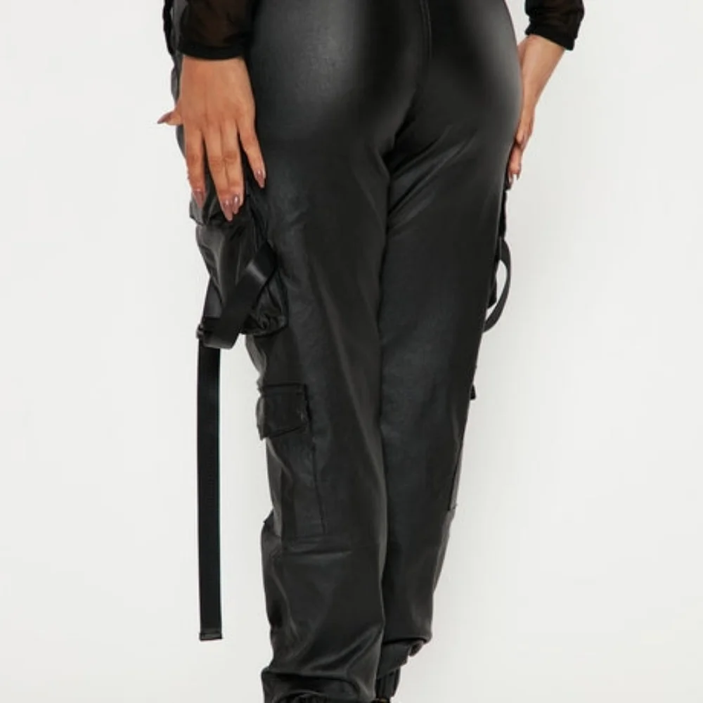 Faux Leather Cargo Joggers (M) - Picture 3 of 6